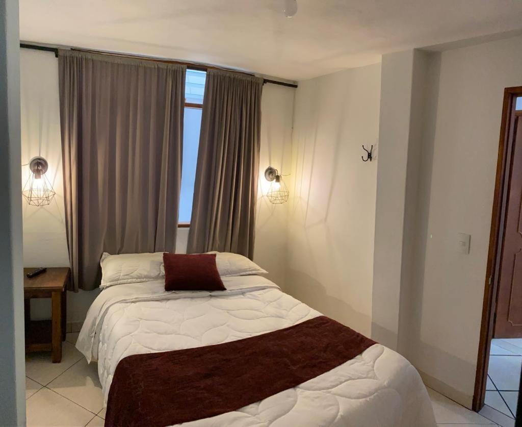 Hostel-Affordable Rooms With Private Bathroom San Juan Гуатапе Экстерьер фото