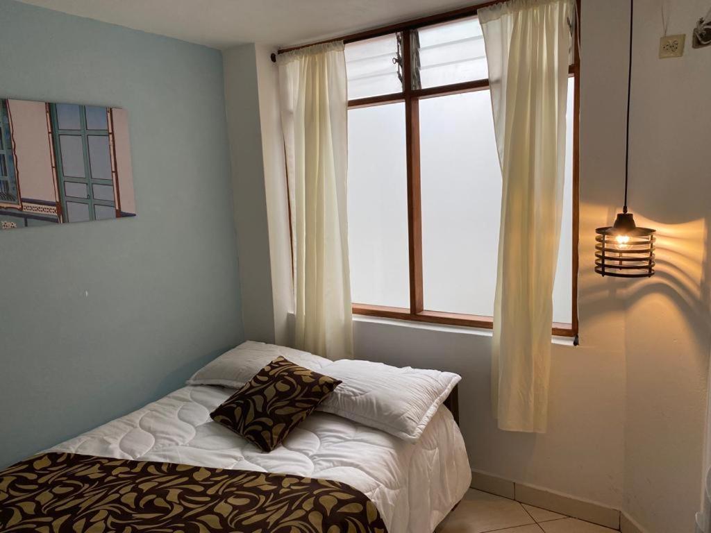 Hostel-Affordable Rooms With Private Bathroom San Juan Гуатапе Экстерьер фото